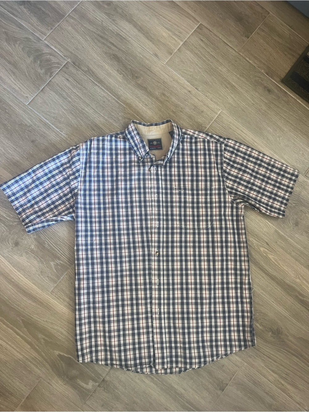 Wrangler Blue and White Plaid Short-Sleeve Button-Down Shirt